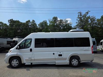 2025 Roadtrek Roadtrek — photo 7 view