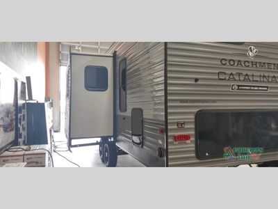 2025 Coachmen RV Catalina Summit Series 8 - Photo 6