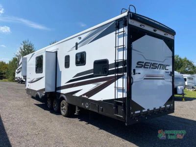 2026 Jayco Seismic - Photo 3