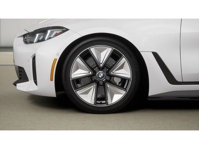 2026 BMW i4 - Photo 7