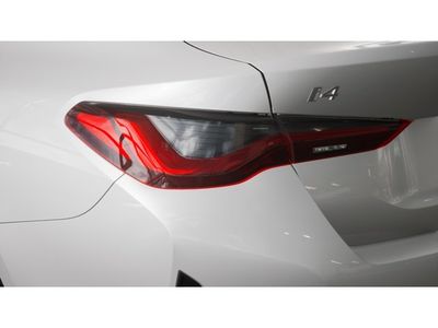 2026 BMW i4 - Photo 8