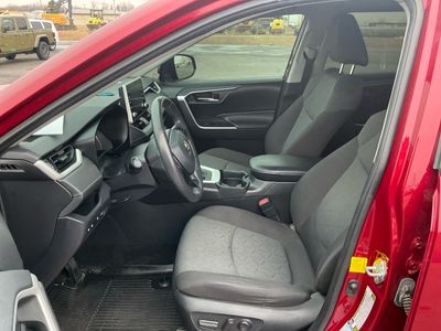 2020 Toyota RAV4 - Photo 9