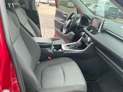 2020 Toyota RAV4 - Photo 20