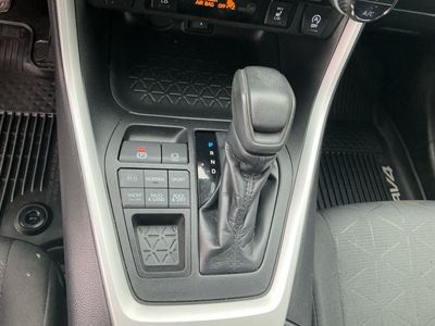 2020 Toyota RAV4 - Photo 12
