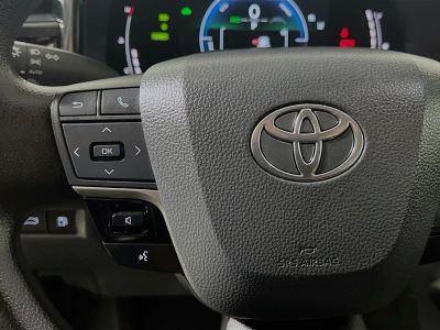 2025 Toyota Camry — photo 15 view