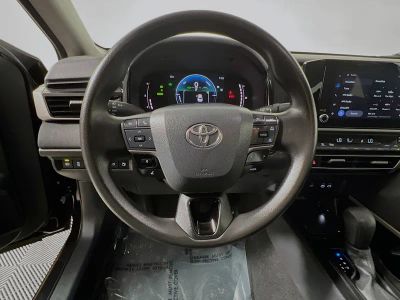 2025 Toyota Camry — photo 14 view