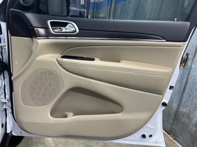 2016 Jeep Grand Cherokee - Photo 21