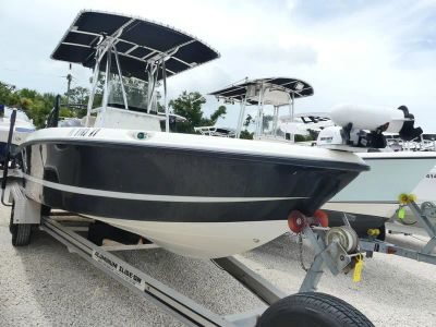 2008 HydraSports Bay Bolt 23 — rear three-quarter view