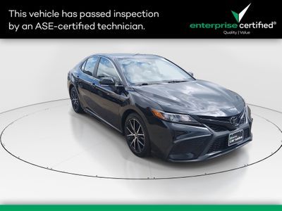 2024 Toyota Camry SE Auto — front three-quarter view