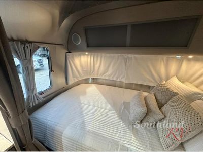 2026 Airstream Caravel - Photo 15
