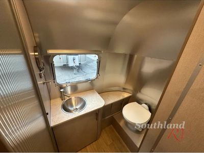 2026 Airstream Caravel - Photo 18