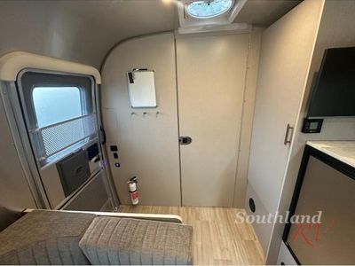 2026 Airstream Caravel - Photo 17