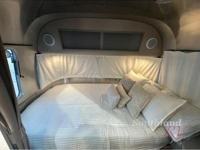2026 Airstream Caravel - Photo 14
