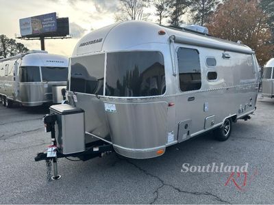 2026 Airstream Caravel - Photo 5