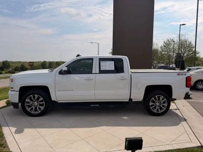 2018 Chevrolet Silverado 1500 - Photo 2