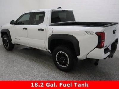 2025 Toyota Tacoma 4WD - Photo 9