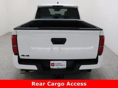 2025 Toyota Tacoma 4WD - Photo 8