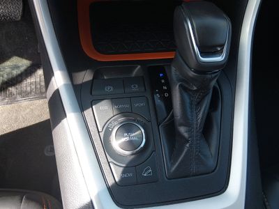 2024 Toyota RAV4 - Photo 13