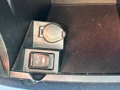 2015 Toyota Camry - Photo 14