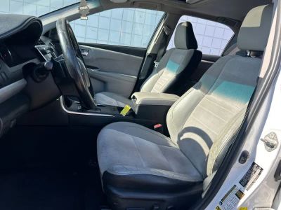 2015 Toyota Camry - Photo 3