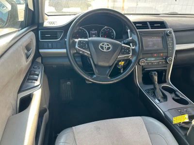 2015 Toyota Camry - Photo 2