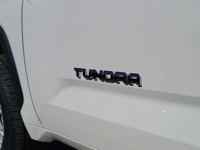 2024 Toyota Tundra — photo 11 view