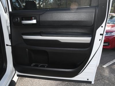 2021 Toyota Tundra - Photo 18
