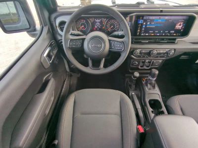 2026 Jeep Gladiator — photo 17 view
