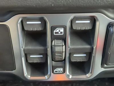 2026 Jeep Gladiator — photo 24 view