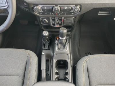 2026 Jeep Gladiator — photo 20 view