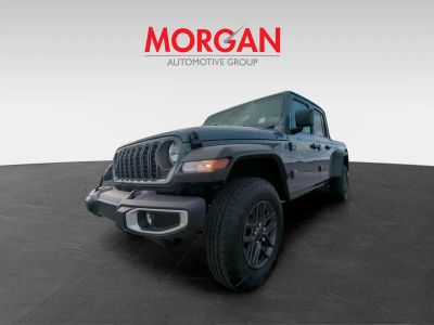 2026 Jeep Gladiator — photo 9 view