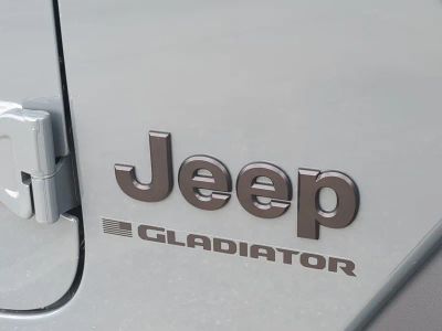 2026 Jeep Gladiator — photo 13 view