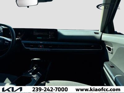 2025 Kia K4 — photo 17 view