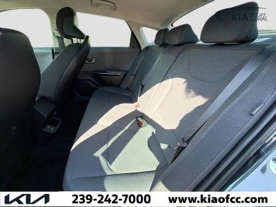 2025 Kia K4 — photo 19 view