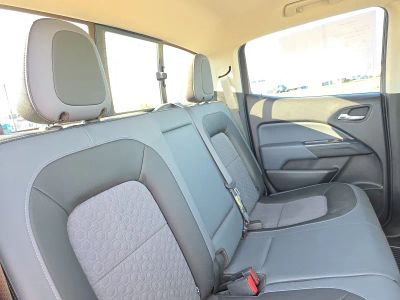 2017 Chevrolet Colorado — photo 14 view