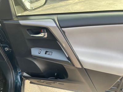 2018 Toyota RAV4 — photo 21 view
