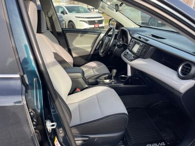 2018 Toyota RAV4 — photo 20 view