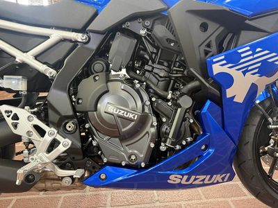 2026 Suzuki GSX-8R - Photo 11