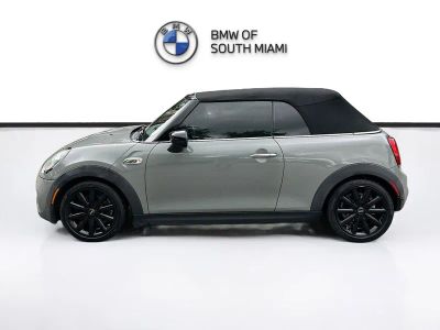 2020 MINI Cooper S — interior view