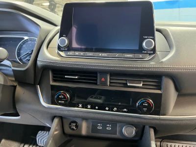 2024 Nissan Rogue — photo 11 view