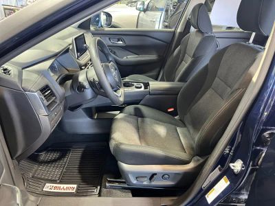 2024 Nissan Rogue — photo 9 view