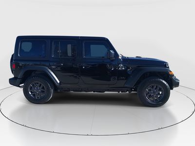 2024 Jeep Wrangler — photo 8 view