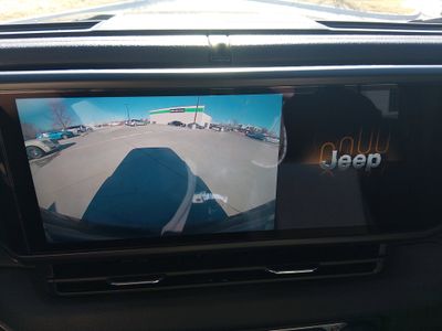2024 Jeep Wrangler — photo 16 view