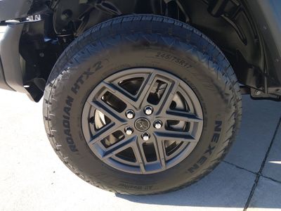 2024 Jeep Wrangler — photo 10 view