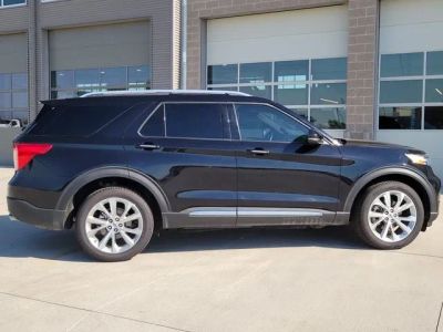 2023 Ford Explorer — side profile view