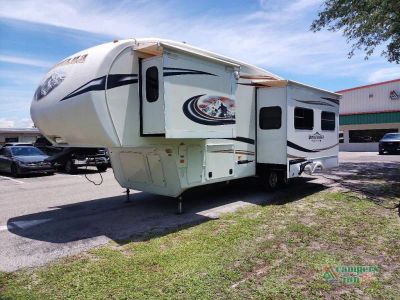 2012 Keystone RV Montana - Photo 3