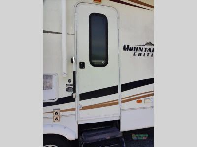 2012 Keystone RV Montana - Photo 17