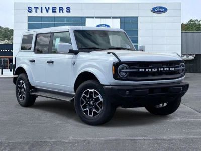 2026 Ford Bronco Outer Banks in Oxford White — front three-quarter view