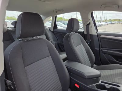 2024 Volkswagen Jetta — photo 11 view