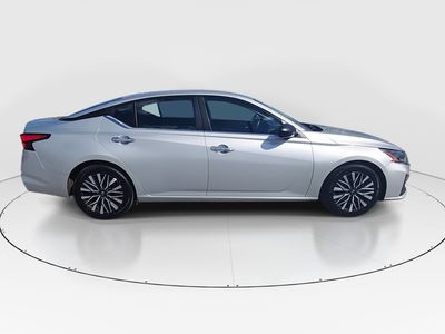 2024 Nissan Altima — photo 8 view
